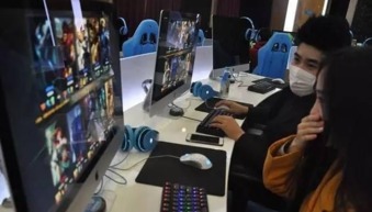 网吧游戏陪玩,颜值与技术并重